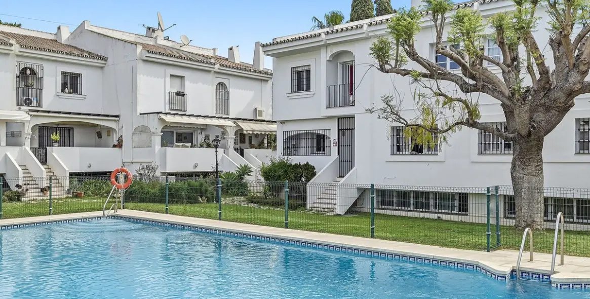 Venta de adosado en Nueva Andalucía 3