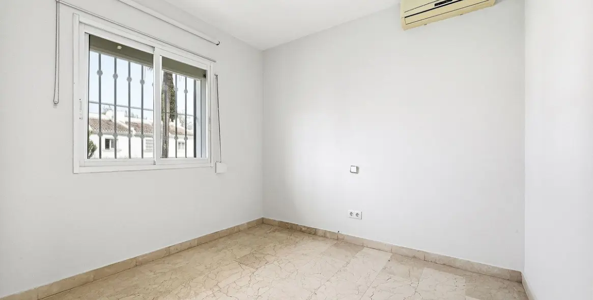 Venta de adosado en Nueva Andalucía 14
