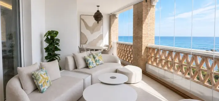 Venta de apartamento en planta media en Casares Playa 0