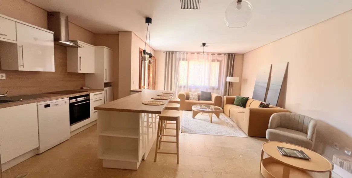 Venta de apartamento en planta baja en Nueva Andalucía 3