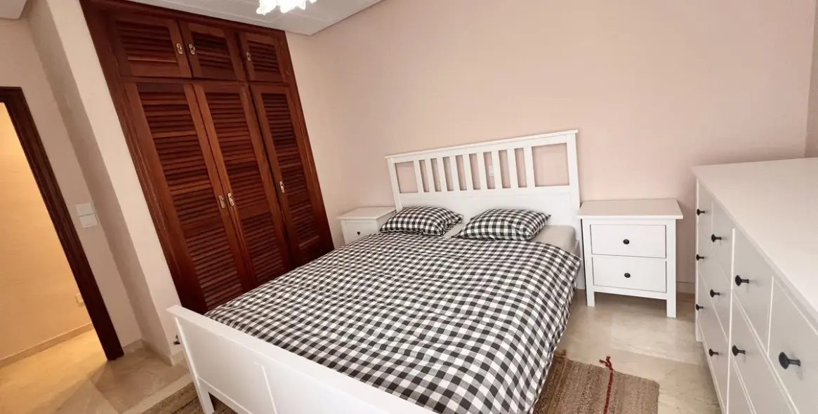 Venta de apartamento en planta baja en Nueva Andalucía 17