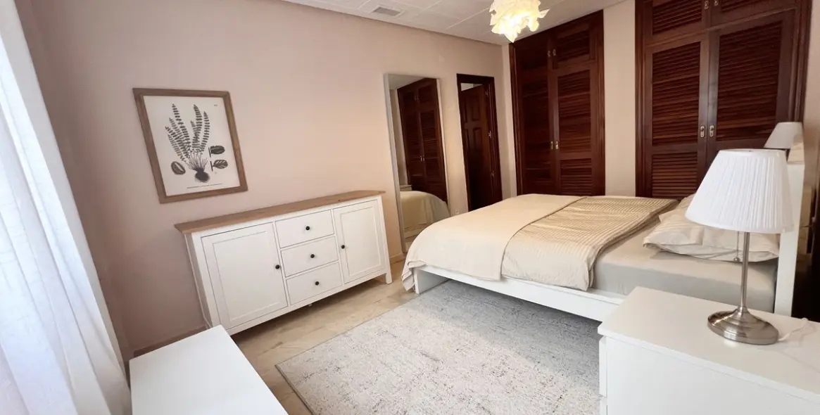 Venta de apartamento en planta baja en Nueva Andalucía 18