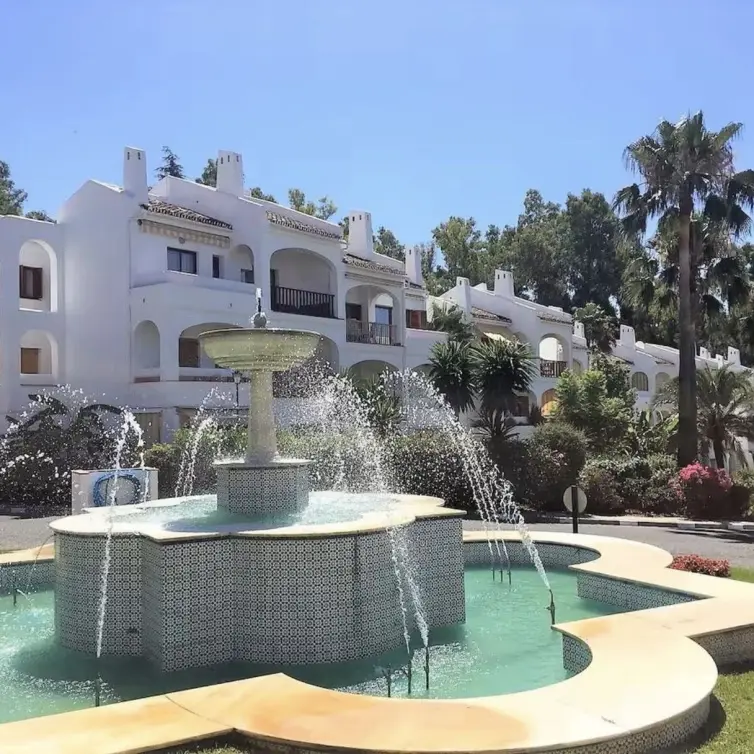 Venta de apartamento en planta baja en Nueva Andalucía