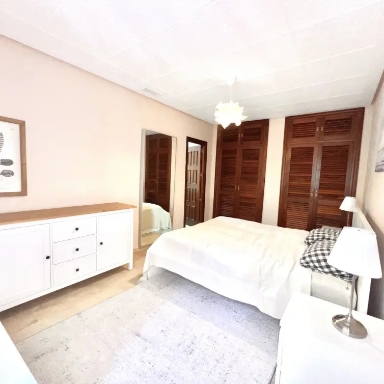 Venta de apartamento en planta baja en Nueva Andalucía