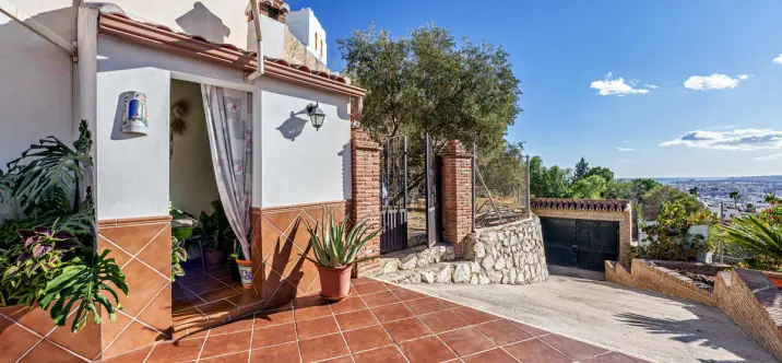 Venta de villa independiente en Ciudad Jardín 2