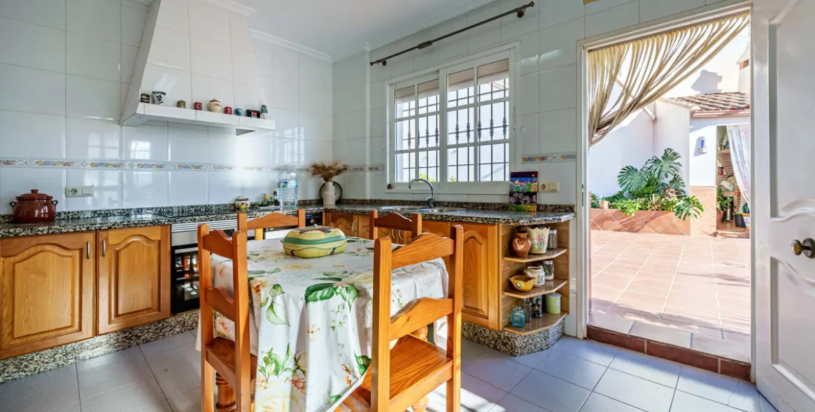 Venta de villa independiente en Ciudad Jardín 4