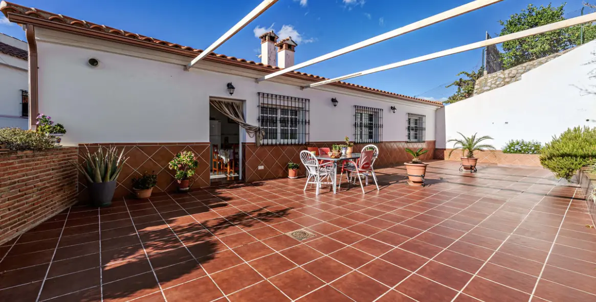 Venta de villa independiente en Ciudad Jardín 15