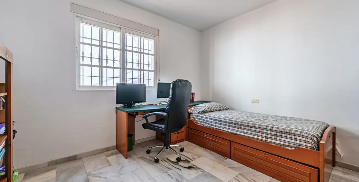 Venta de villa independiente en Ciudad Jardín 26