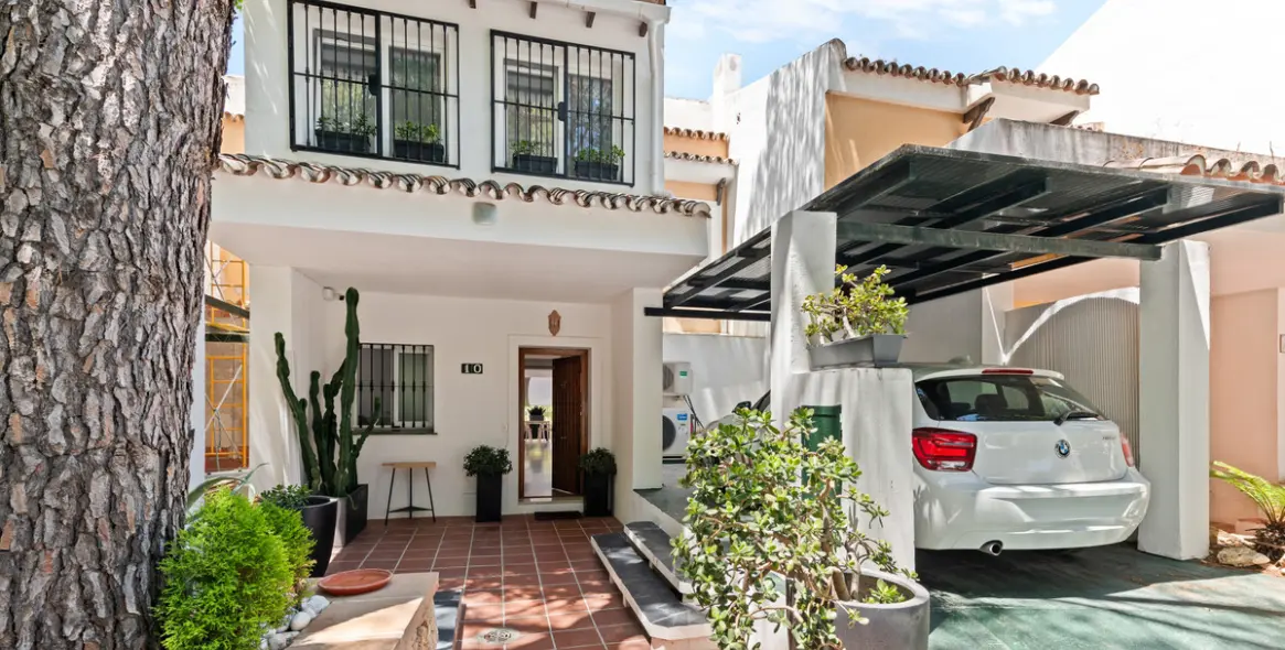 Venta de adosado en La Quinta 1