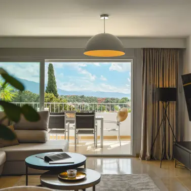 Venta de apartamento en planta media en Nueva Andalucía