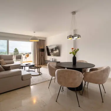 Venta de apartamento en planta media en Nueva Andalucía