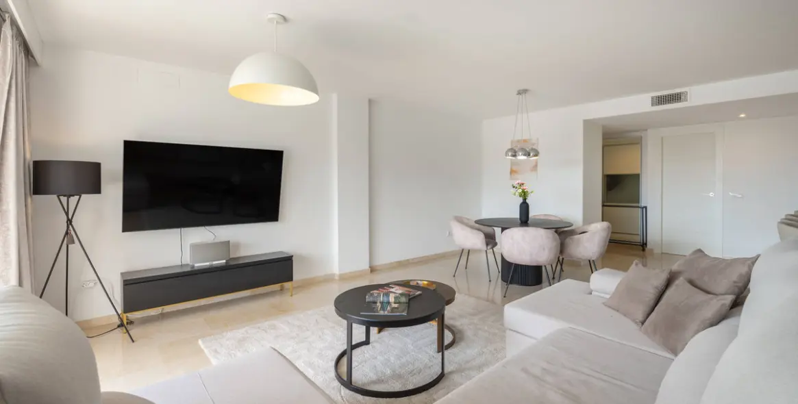 Venta de apartamento en planta media en Nueva Andalucía 7