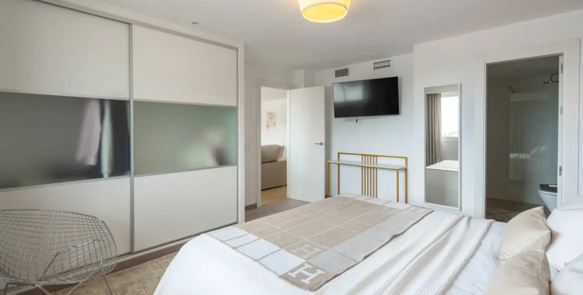 Venta de apartamento en planta media en Nueva Andalucía 14