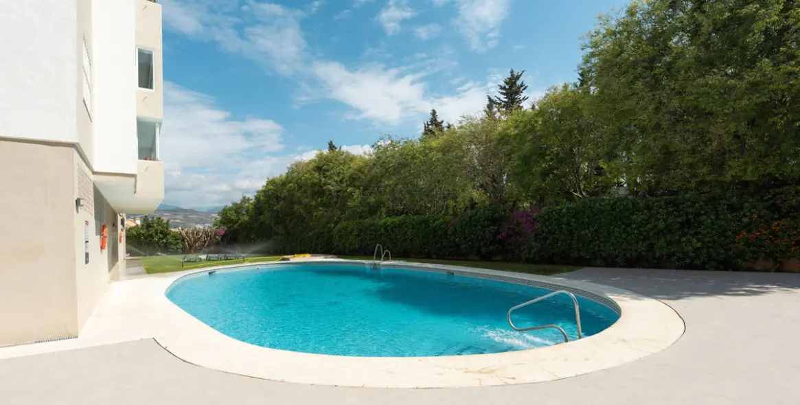 Venta de apartamento en planta media en Nueva Andalucía 20