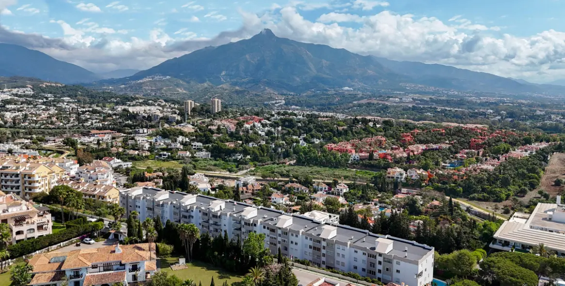 Venta de apartamento en planta media en Nueva Andalucía 22