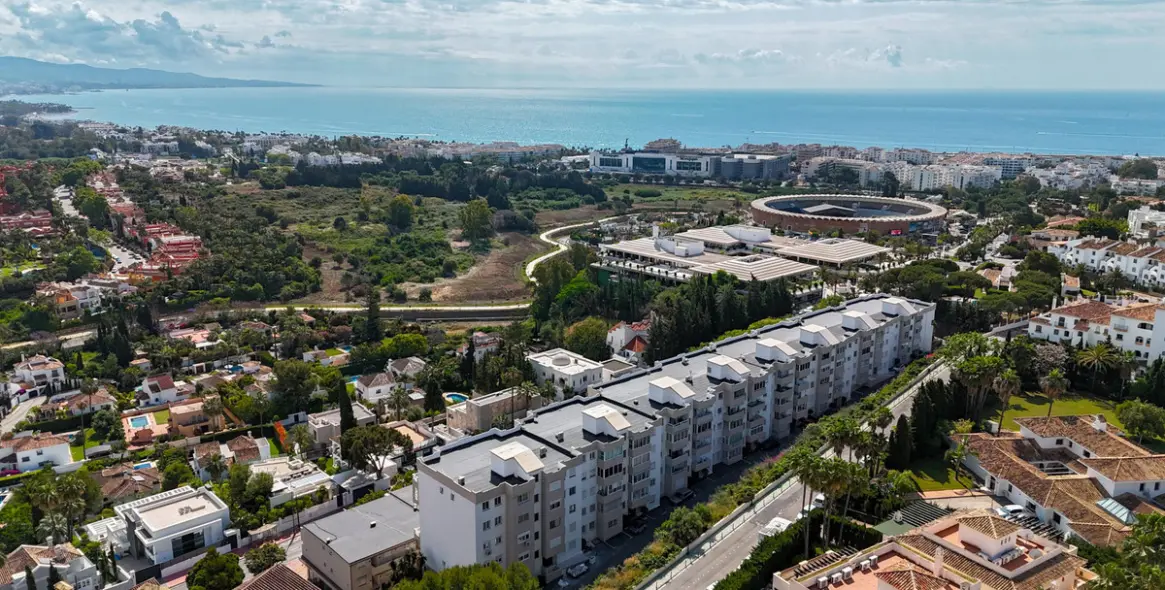 Venta de apartamento en planta media en Nueva Andalucía 23