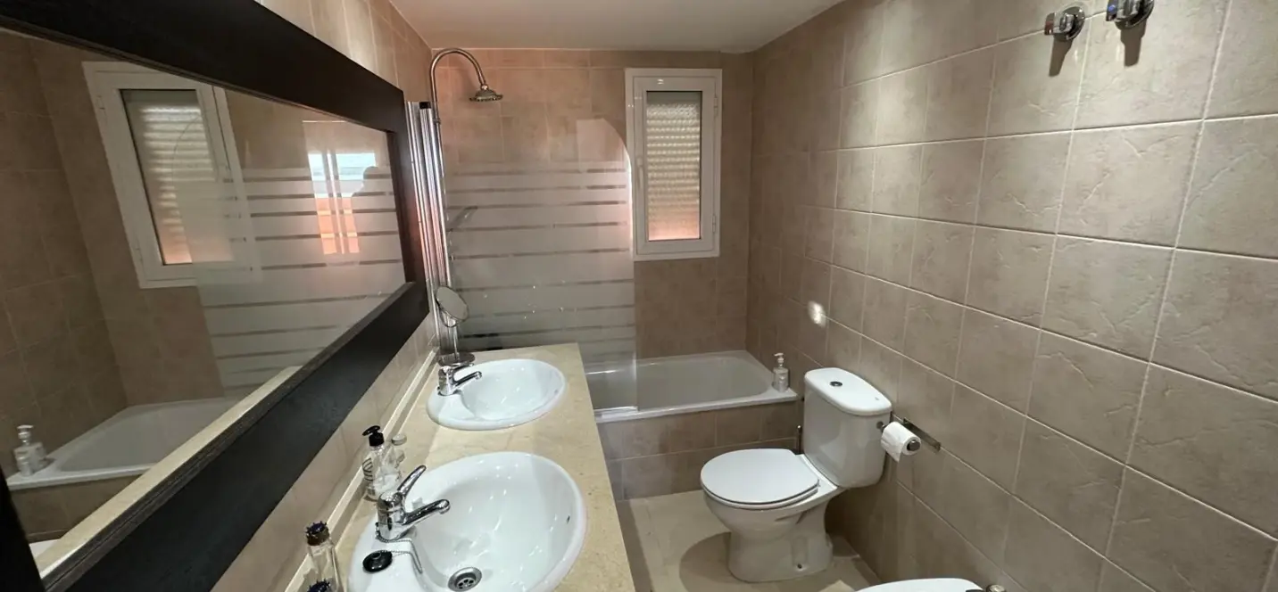 Продажа двухуровневого пентхауса в Casares Playa 4