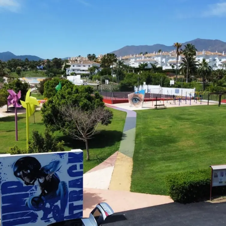 Продажа двухуровневого пентхауса в Casares Playa