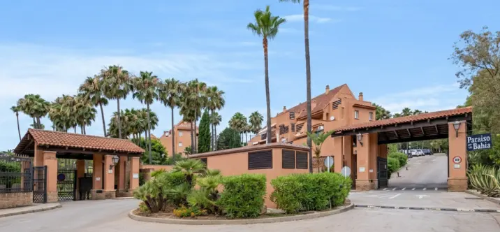 Venta de ático dúplex en Casares 2
