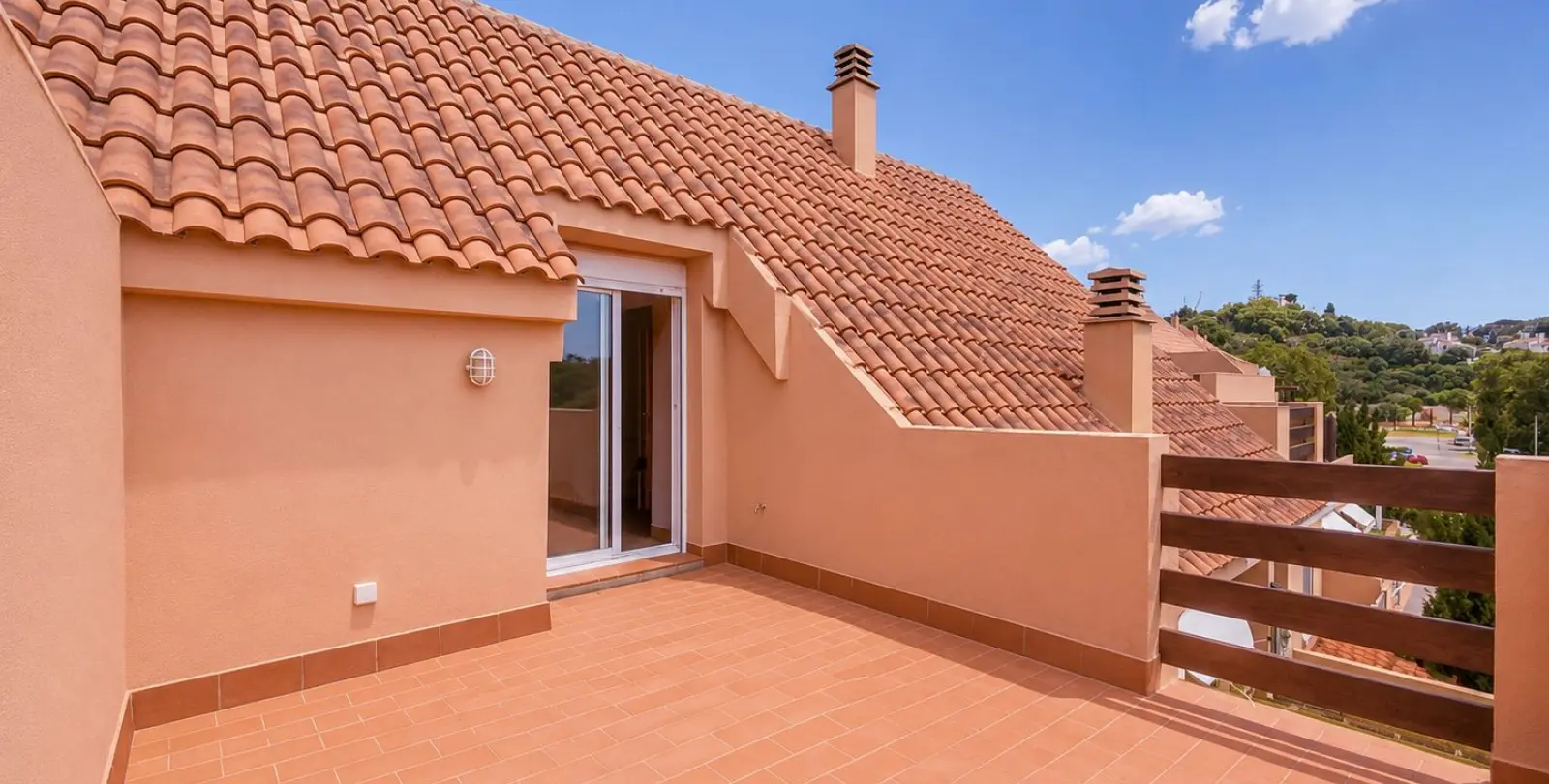 Продажа двухуровневого пентхауса в Casares 31