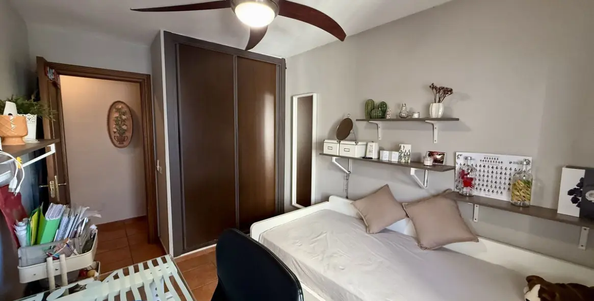 Продажа апартаментов на среднем этаже в Recinto Ferial 24