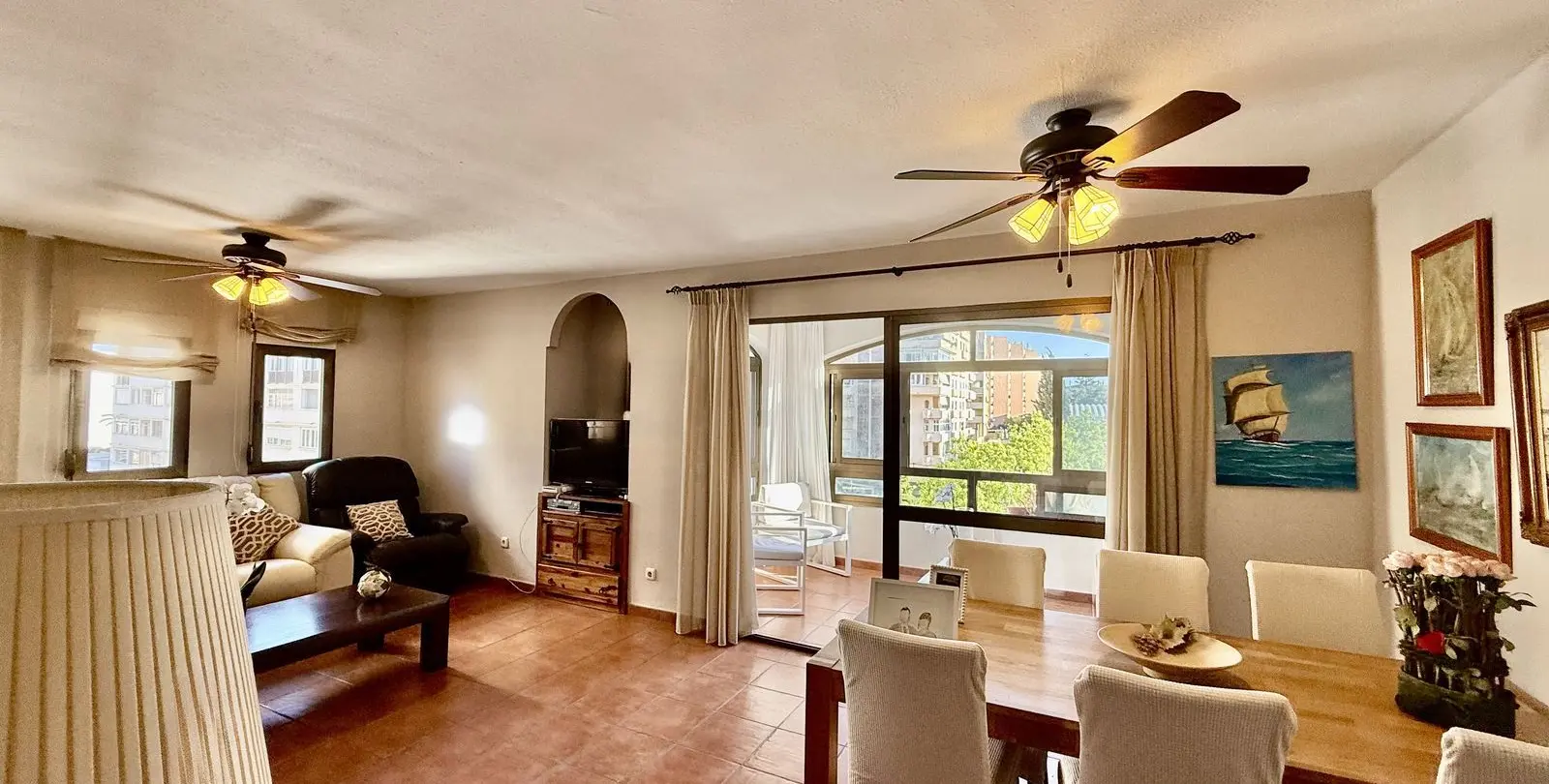 Venta de apartamento en planta media en Recinto Ferial 1