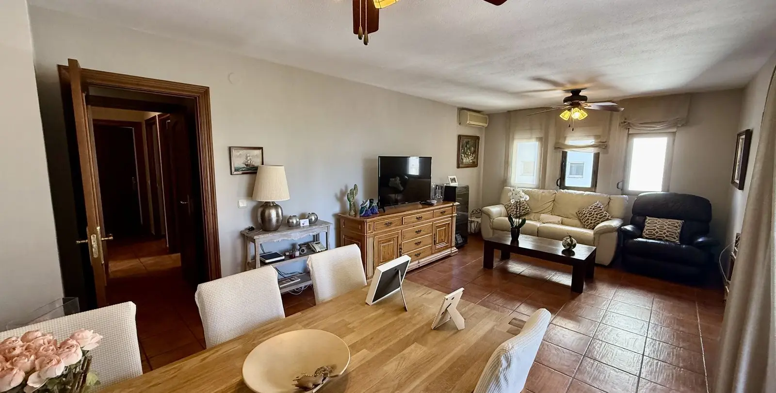 Venta de apartamento en planta media en Recinto Ferial 2
