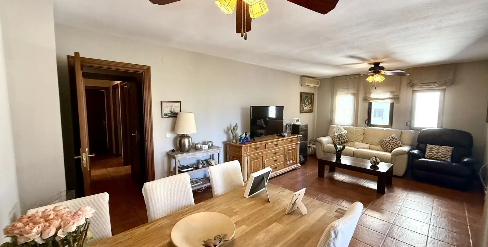 Venta de apartamento en planta media en Recinto Ferial 3