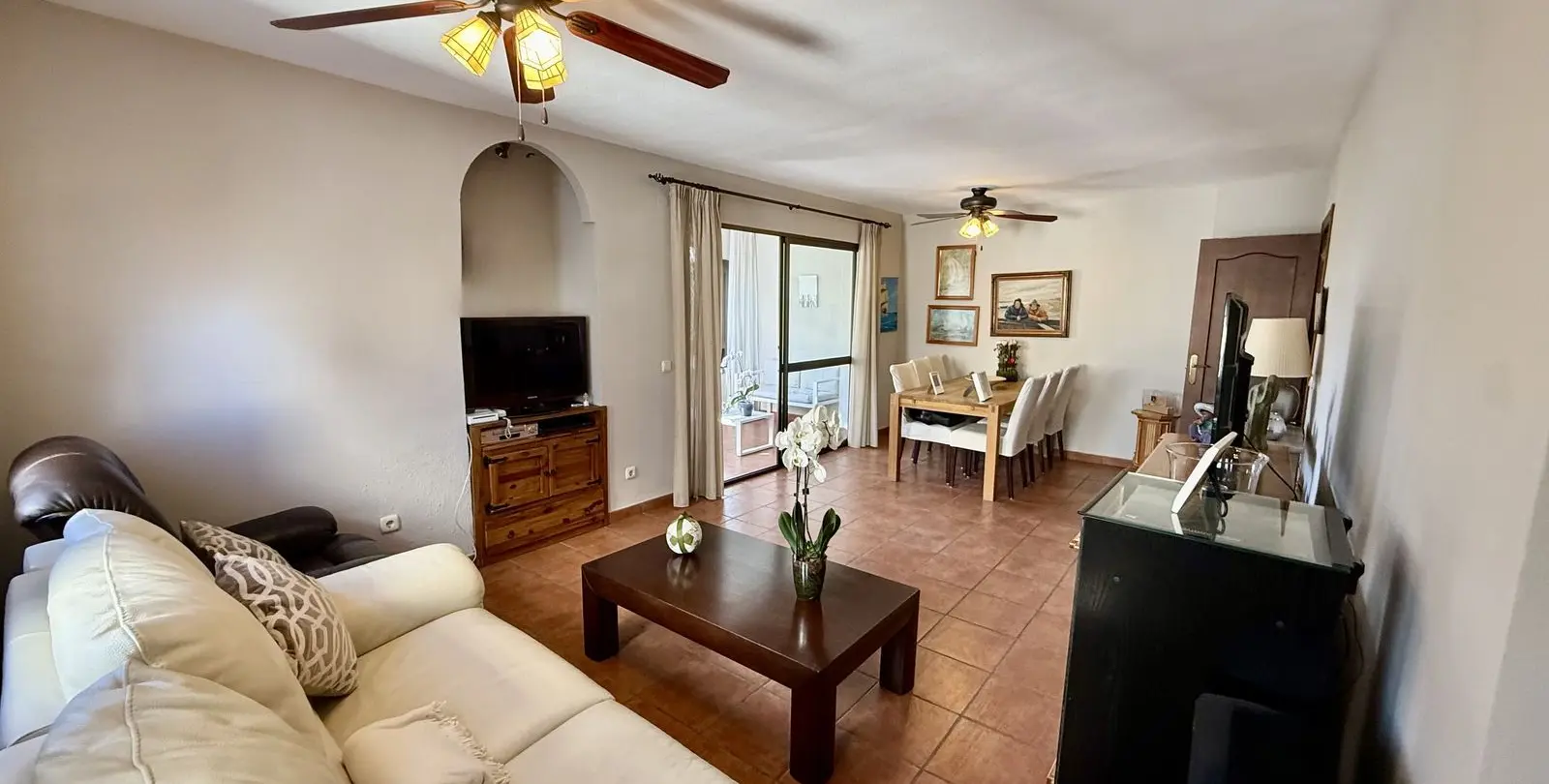 Venta de apartamento en planta media en Recinto Ferial 5