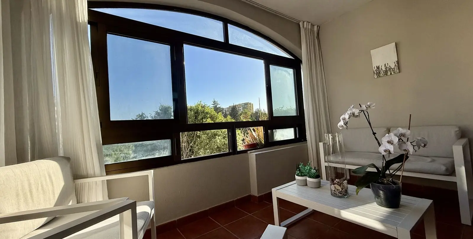 Venta de apartamento en planta media en Recinto Ferial 7