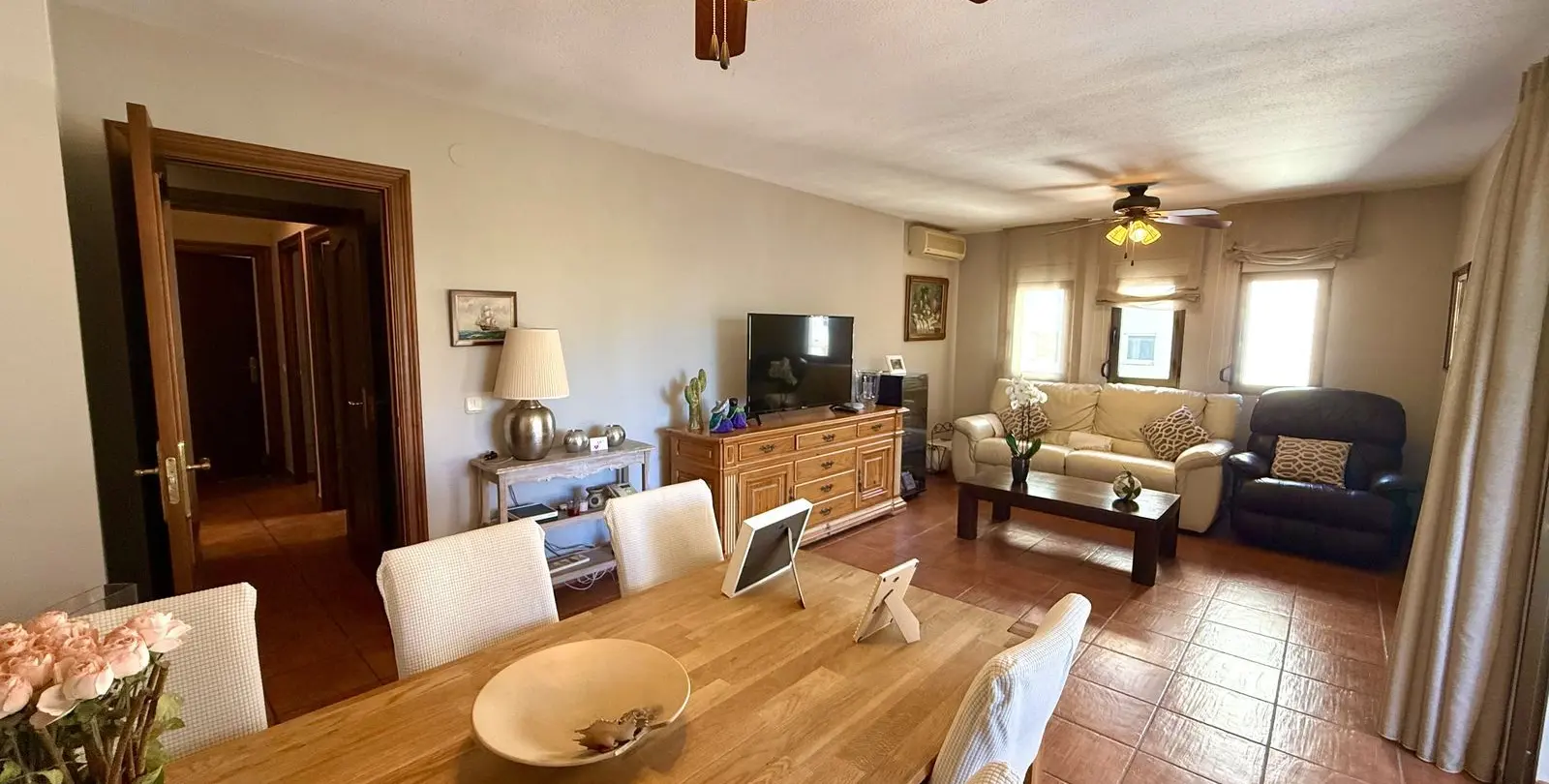 Venta de apartamento en planta media en Recinto Ferial 11