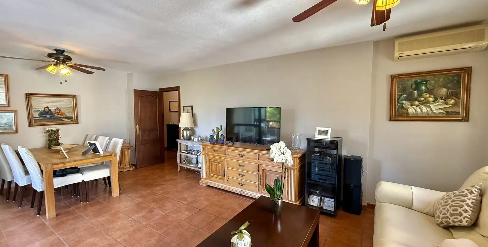 Venta de apartamento en planta media en Recinto Ferial 12
