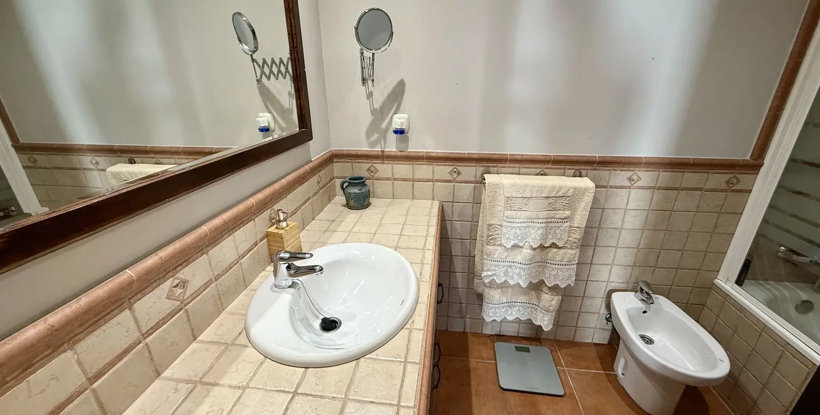 Venta de apartamento en planta media en Recinto Ferial 14