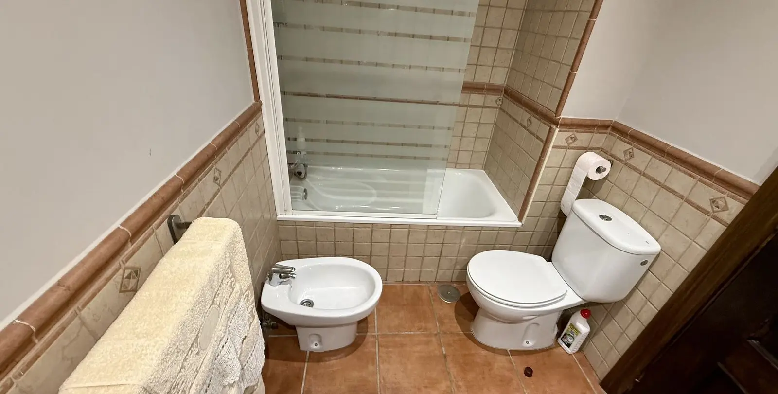 Venta de apartamento en planta media en Recinto Ferial 15