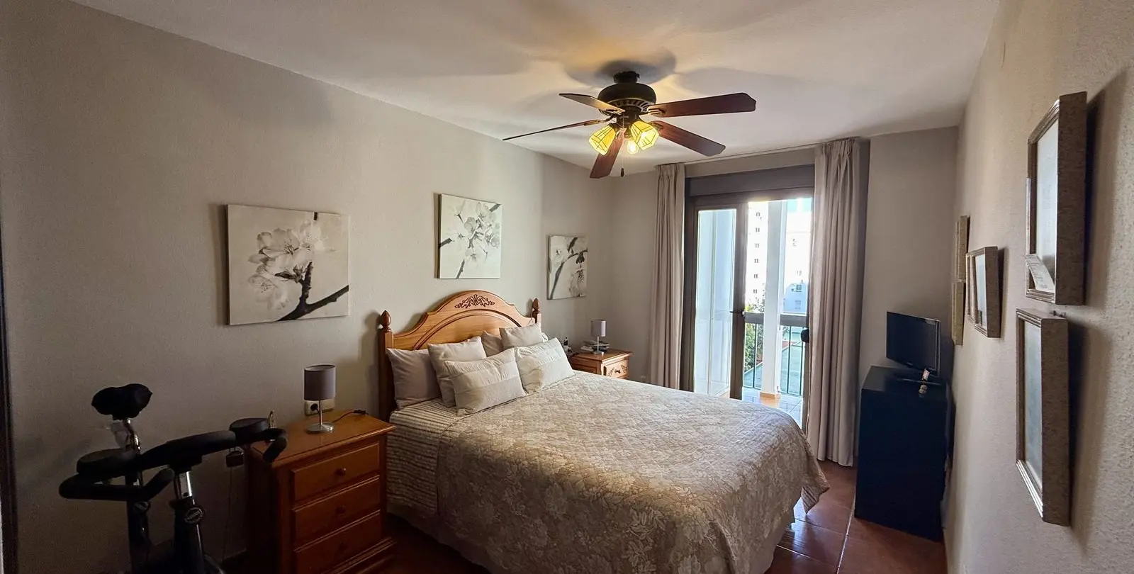 Venta de apartamento en planta media en Recinto Ferial 17