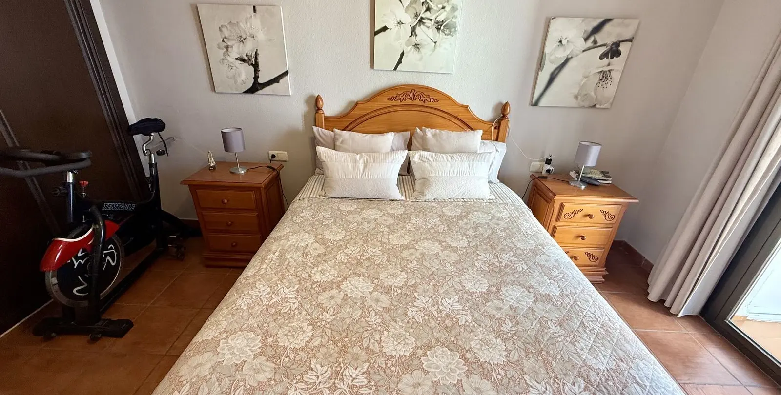 Venta de apartamento en planta media en Recinto Ferial 20