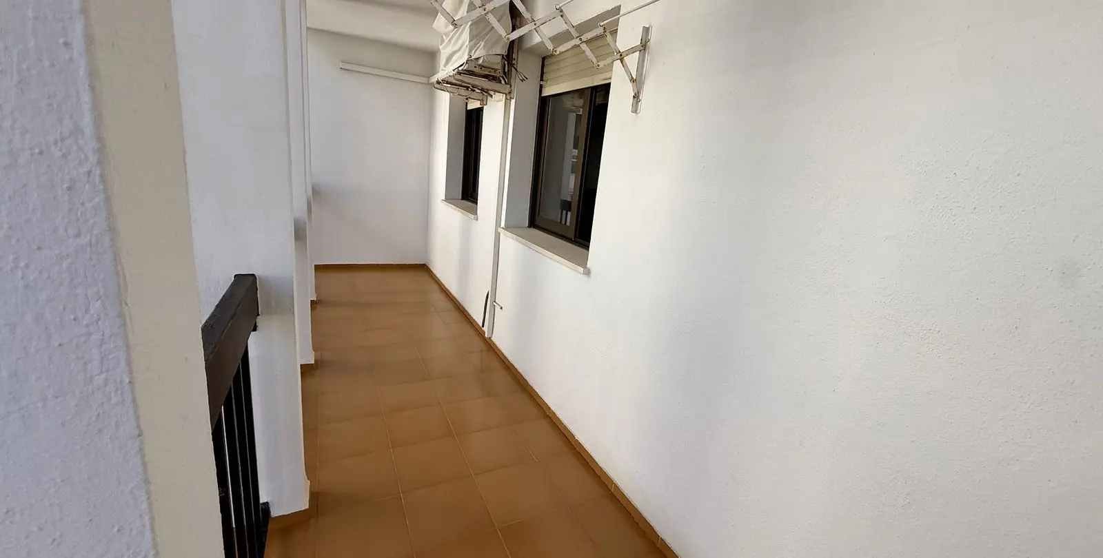Venta de apartamento en planta media en Recinto Ferial 34