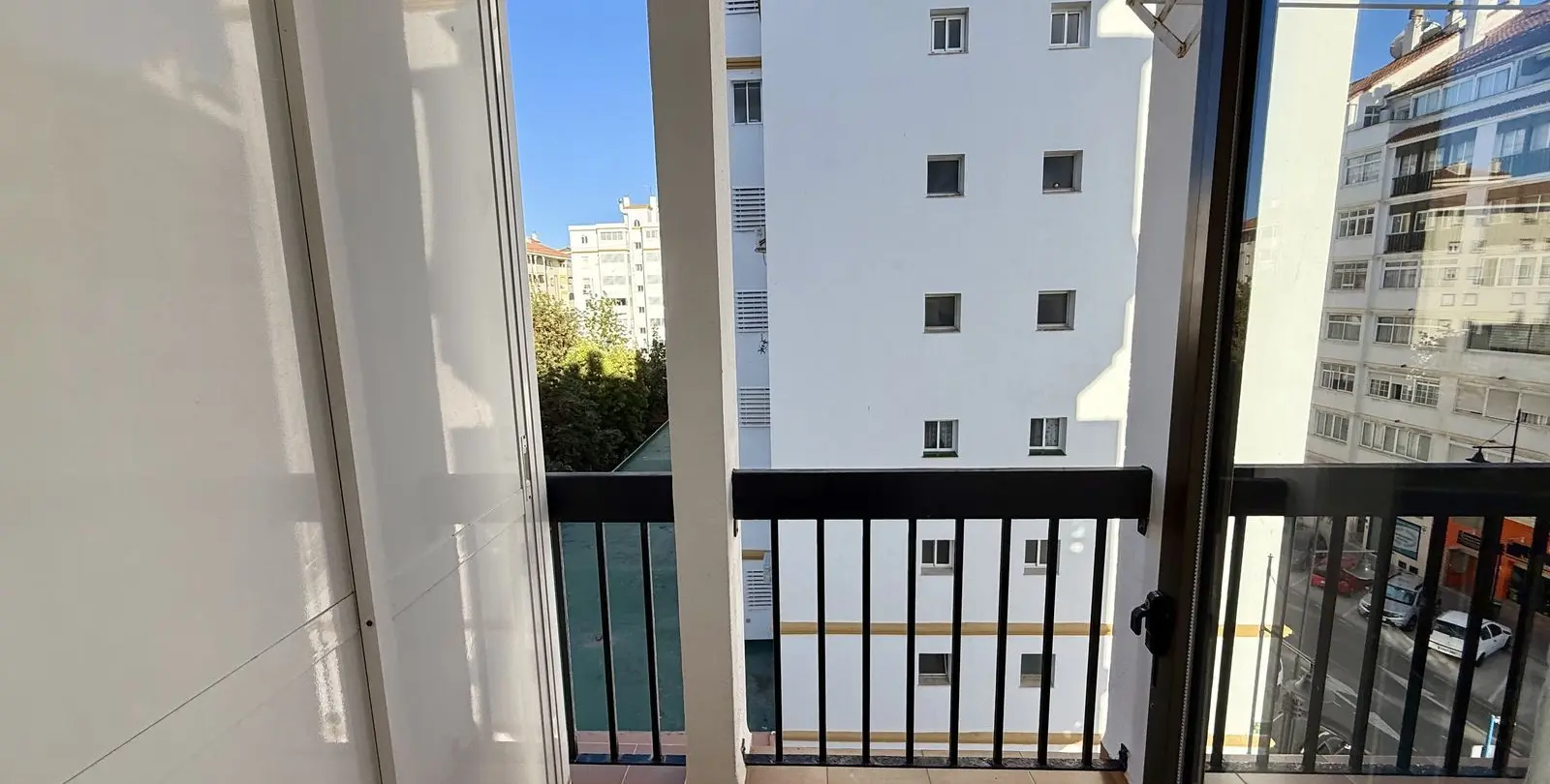 Venta de apartamento en planta media en Recinto Ferial 35
