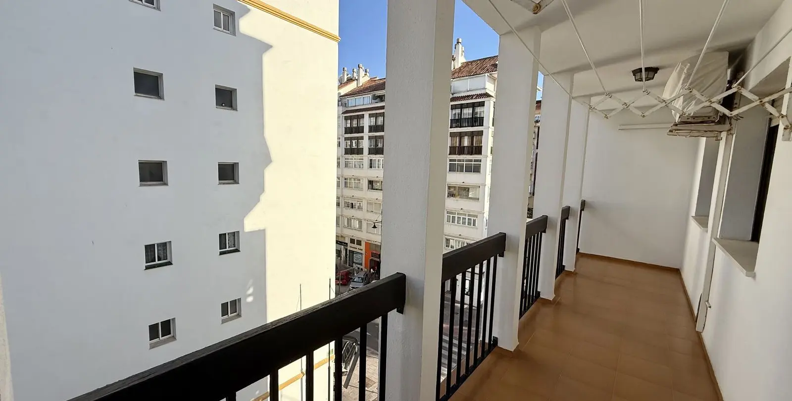 Venta de apartamento en planta media en Recinto Ferial 36