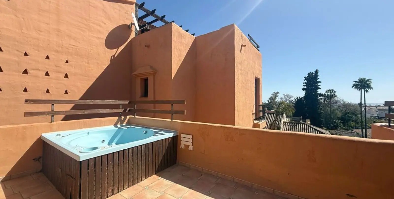 Sale of duplex in Estepona 1