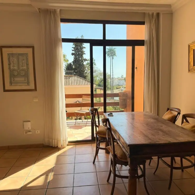 Sale of duplex in Estepona