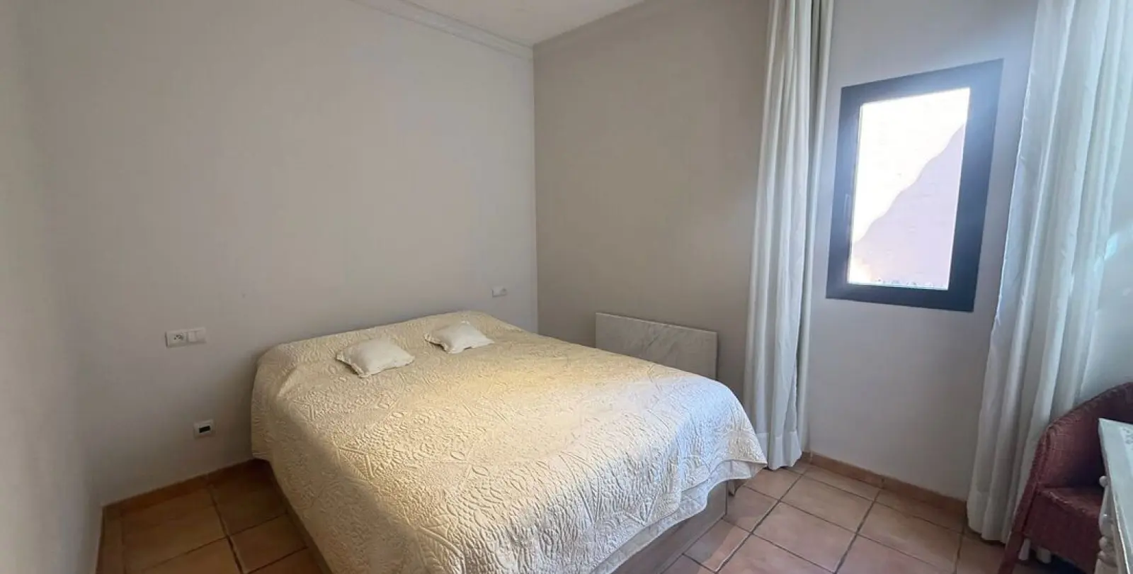 Sale of duplex in Estepona 13