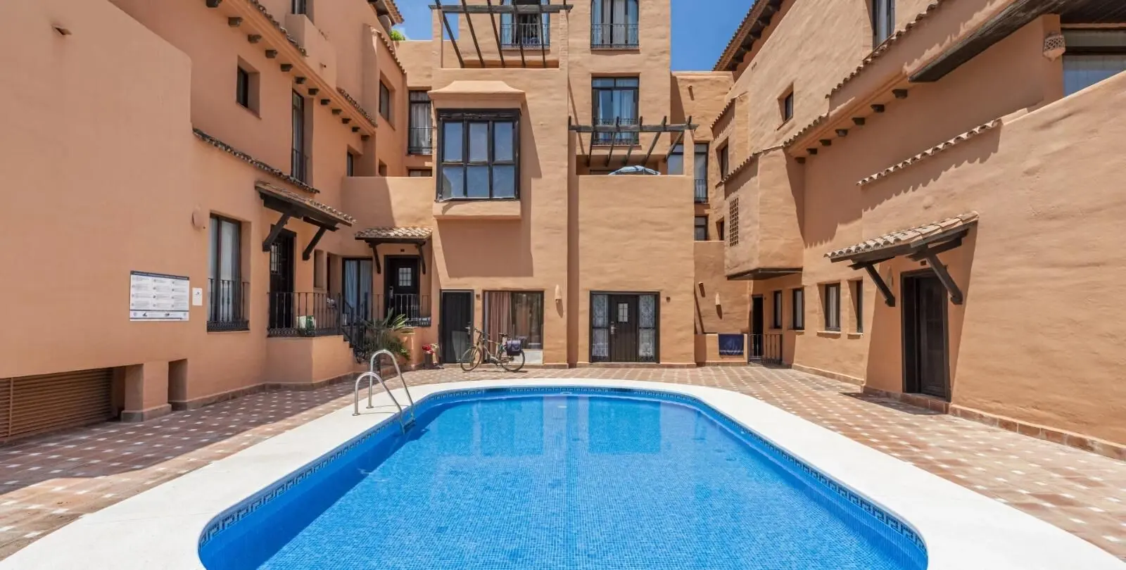 Sale of duplex in Estepona 19