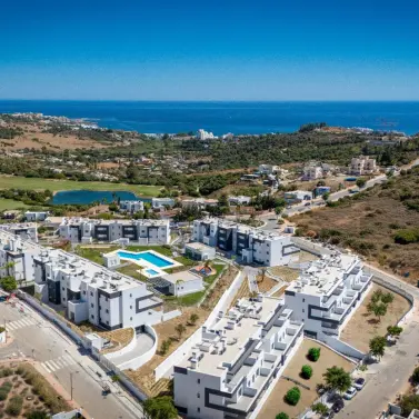 Продажа апартаментов на среднем этаже в Estepona