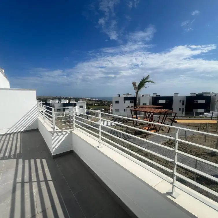 Sale of middle floor apartment in Valle Romano
