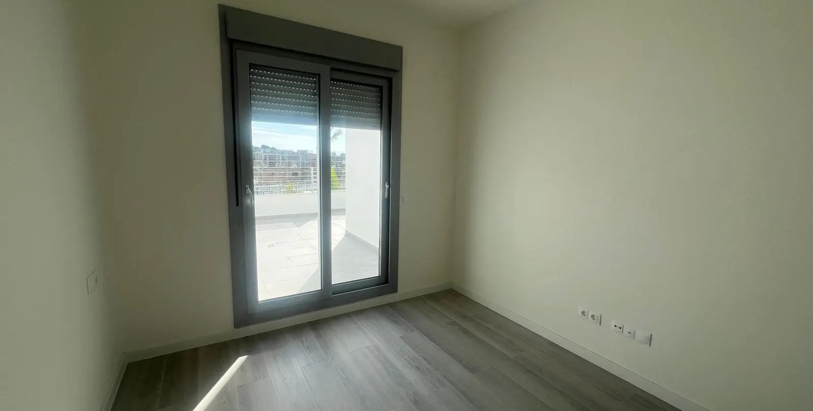 Sale of middle floor apartment in Valle Romano 8