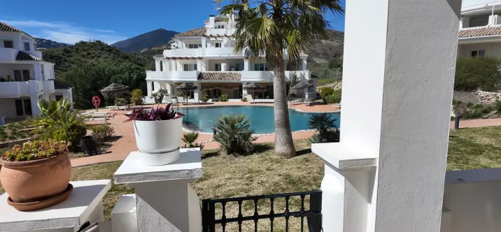 Продажа апартаментов на среднем этаже в Nueva Andalucía 3
