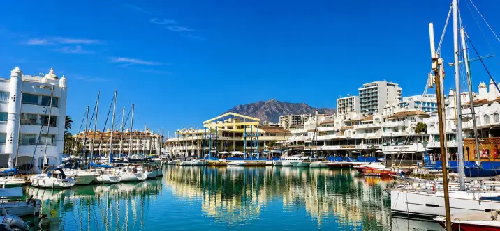 Продажа апартаментов на среднем этаже в Benalmadena Costa 1