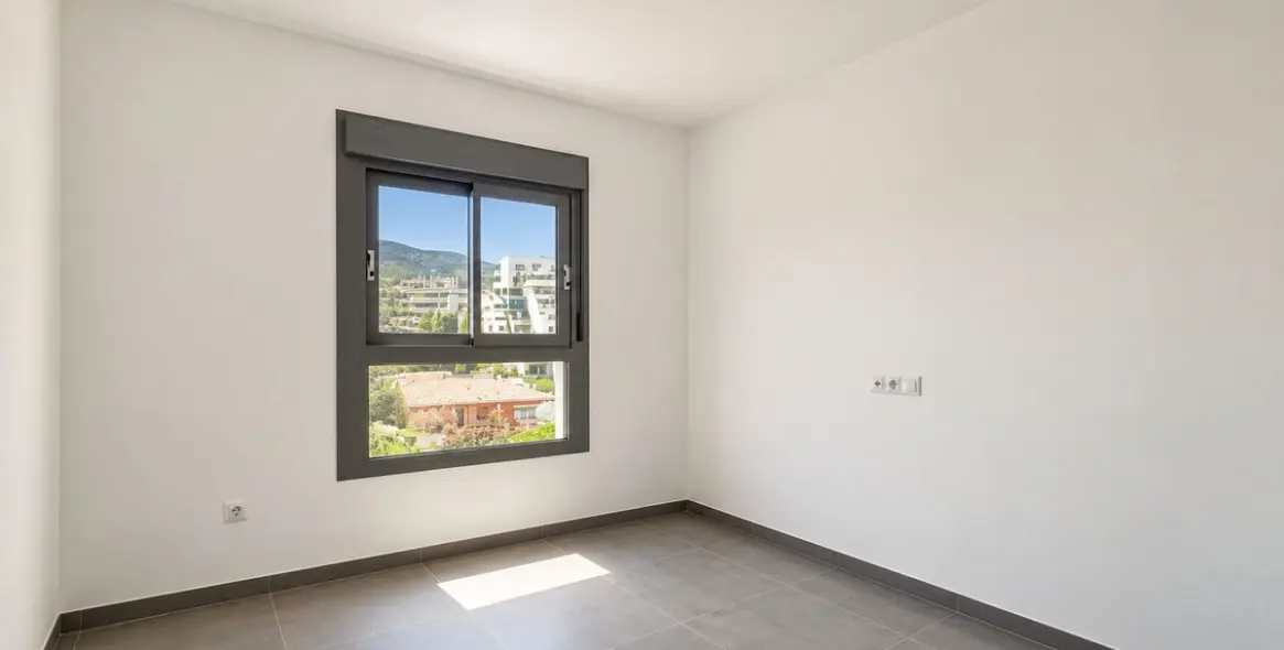 Продажа апартаментов на среднем этаже в Benalmadena Costa 10