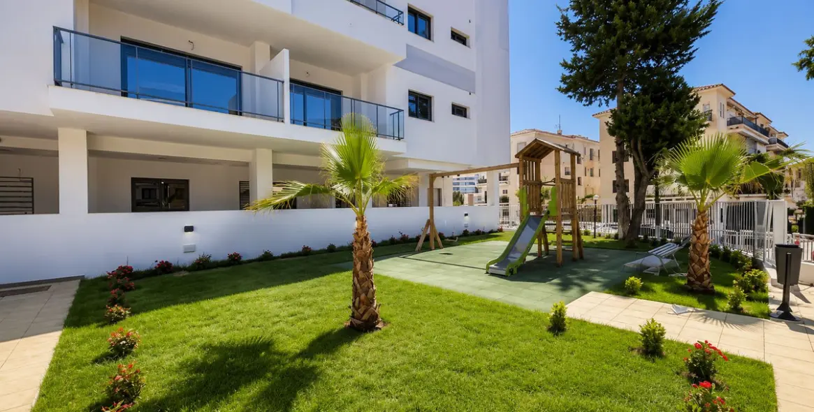 Продажа апартаментов на среднем этаже в Benalmadena Costa 13